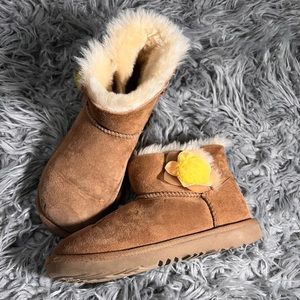 *Youth* Ugg mini boots